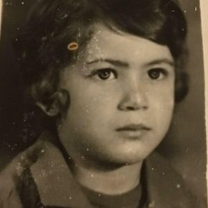 Meet your Posher, Hala